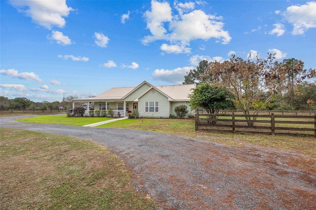 Photo of 6864 NW County Road 229a, Starke, FL 32091 (MLS # GC535567)