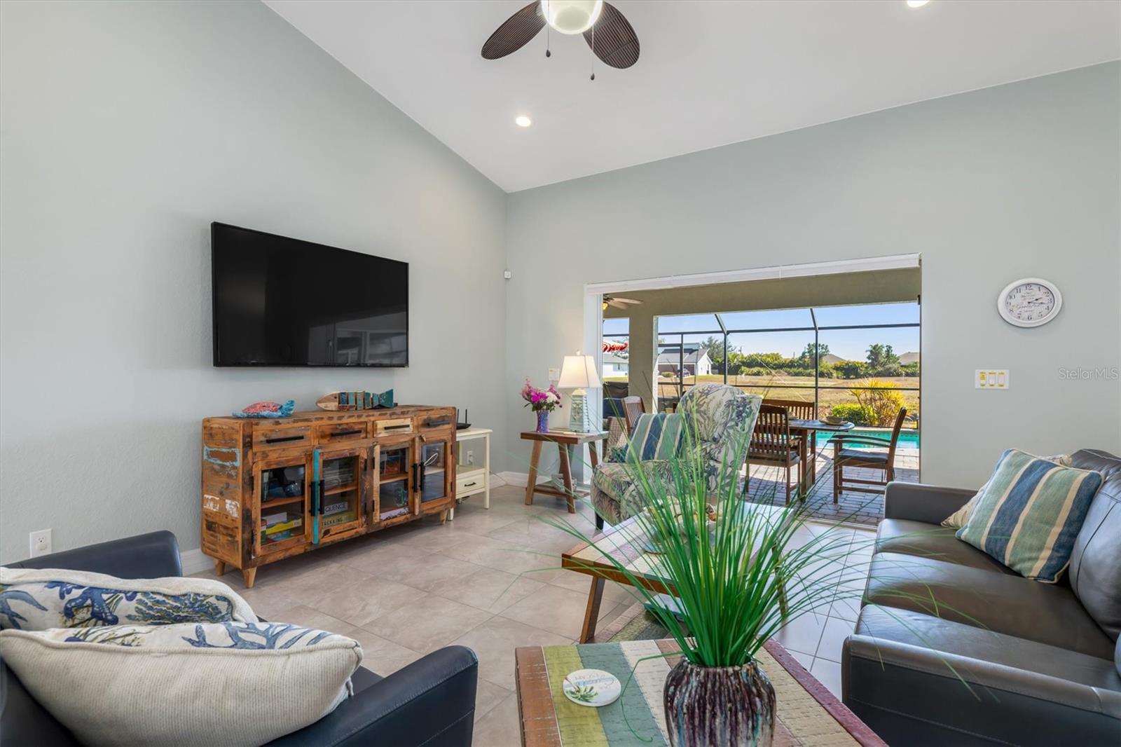 ROTONDA WEST LONG MDW - Residential