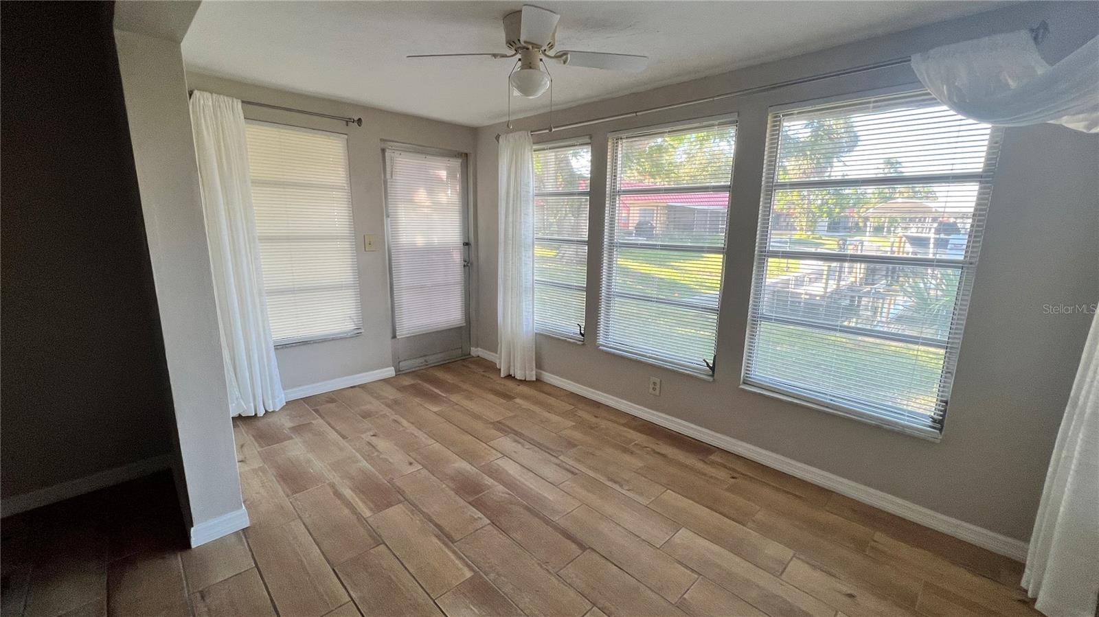 PALMA SOLA HARBOUR SEC 1 - Residential