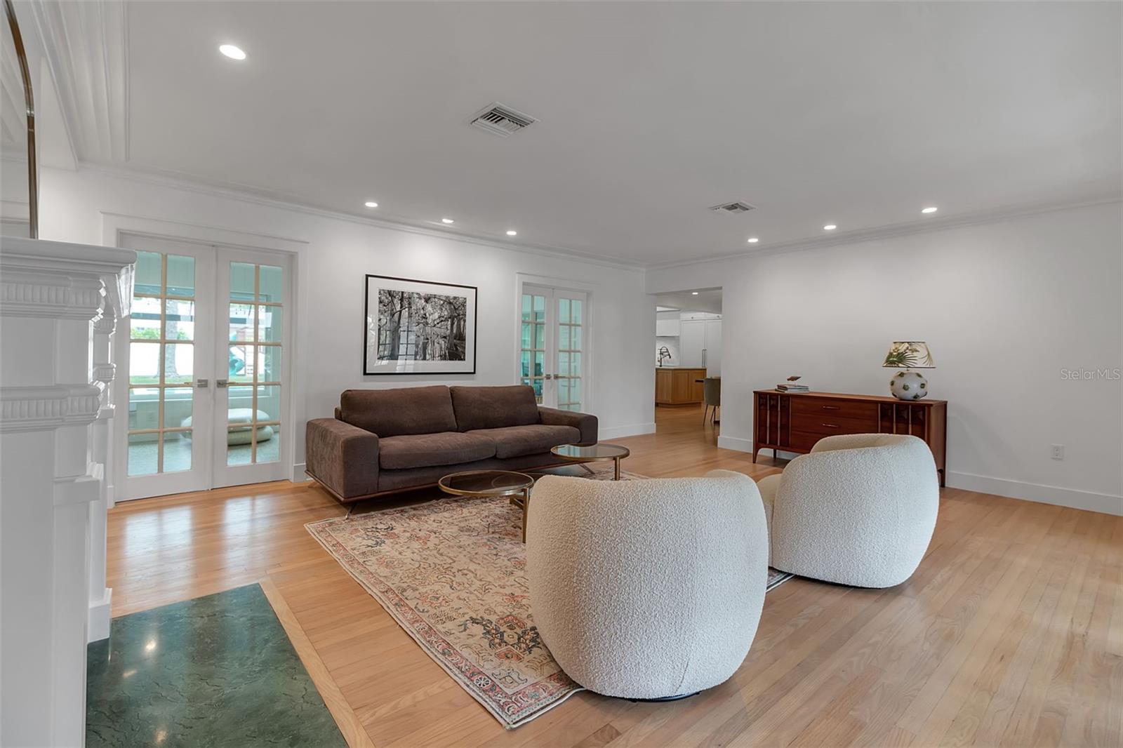 1838 ALTA VISTA STREET