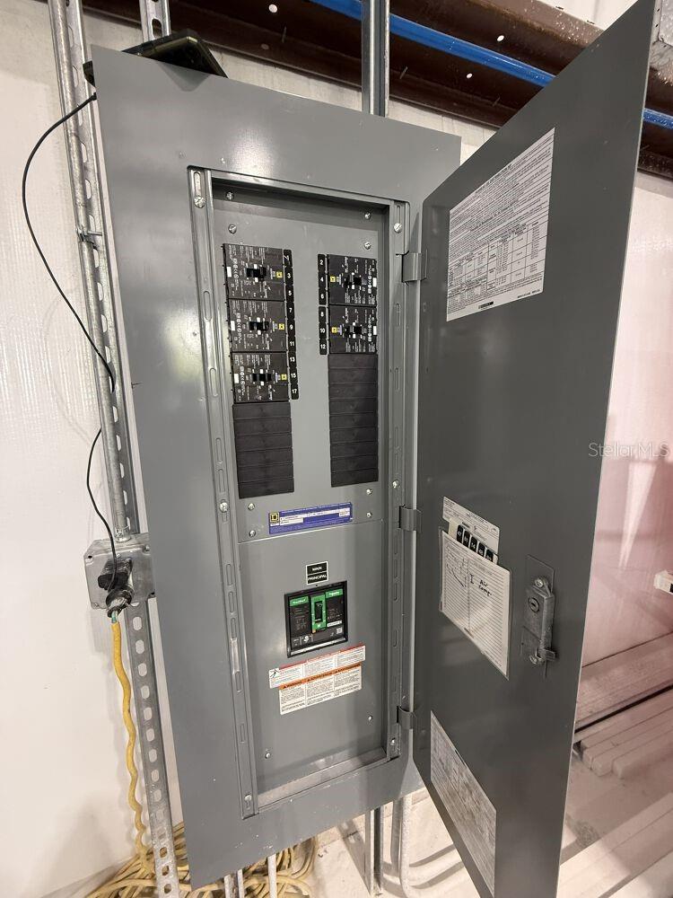 OCALA AIRPORT COMMERCE CENTER - Commercial Lease