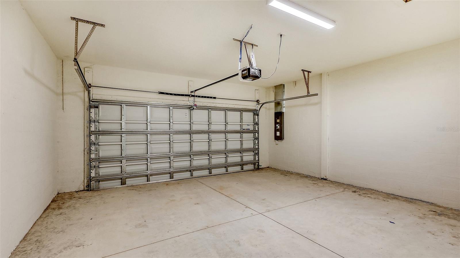 WYSTERIA WELLEN PARK VILLAGE F-4 REPLAT - Residential