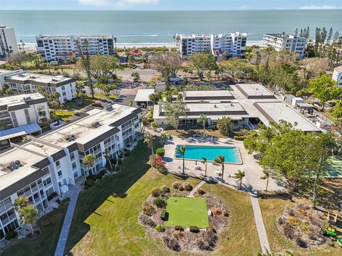 A home in LONGBOAT KEY