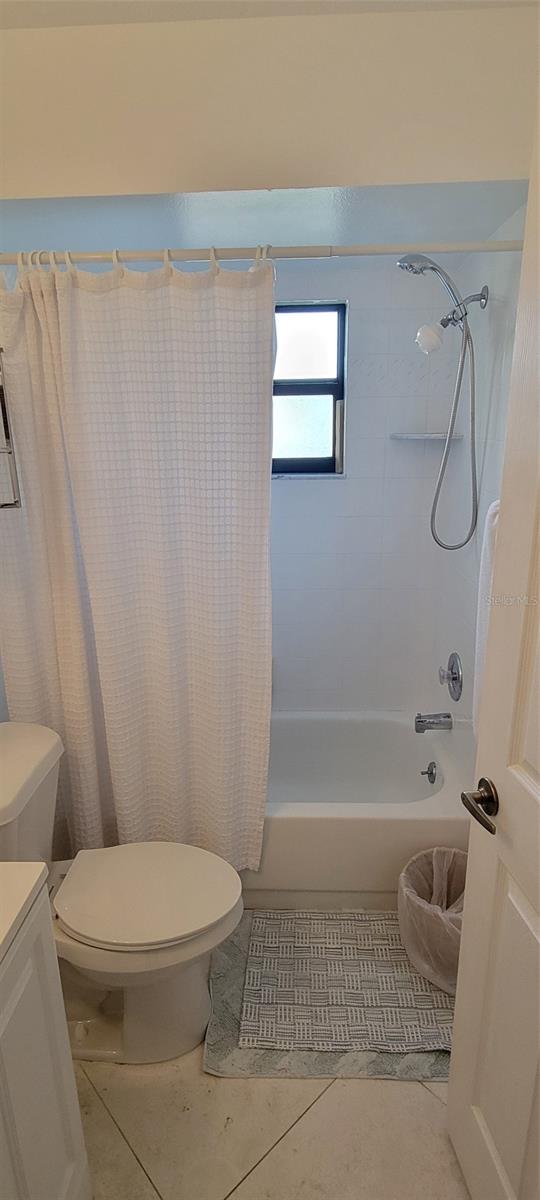 FAIRWAYS OF CAPRI PH 3 - Residential Lease