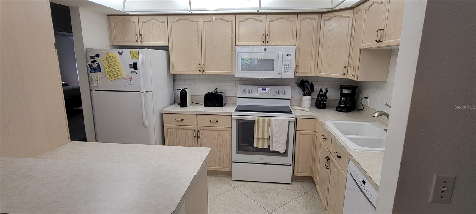 FAIRWAYS OF CAPRI PH 3 - Residential Lease