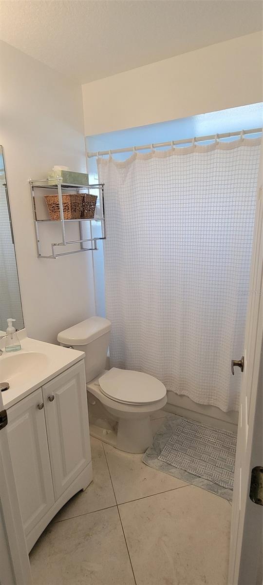 FAIRWAYS OF CAPRI PH 3 - Residential Lease