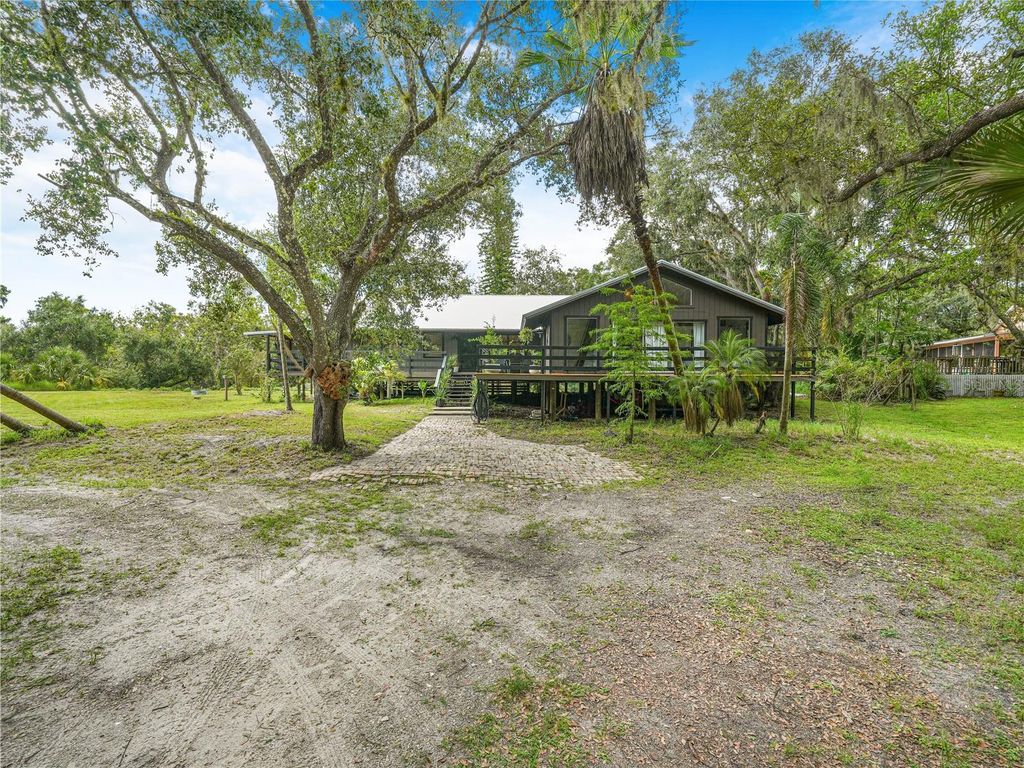 Photo of 6613 NE Masters Avenue, Arcadia, FL 34266 (MLS # P4936124)