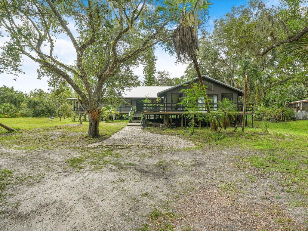 Photo of 6613 NE Masters Avenue, Arcadia, FL 34266 (MLS # P4936124)