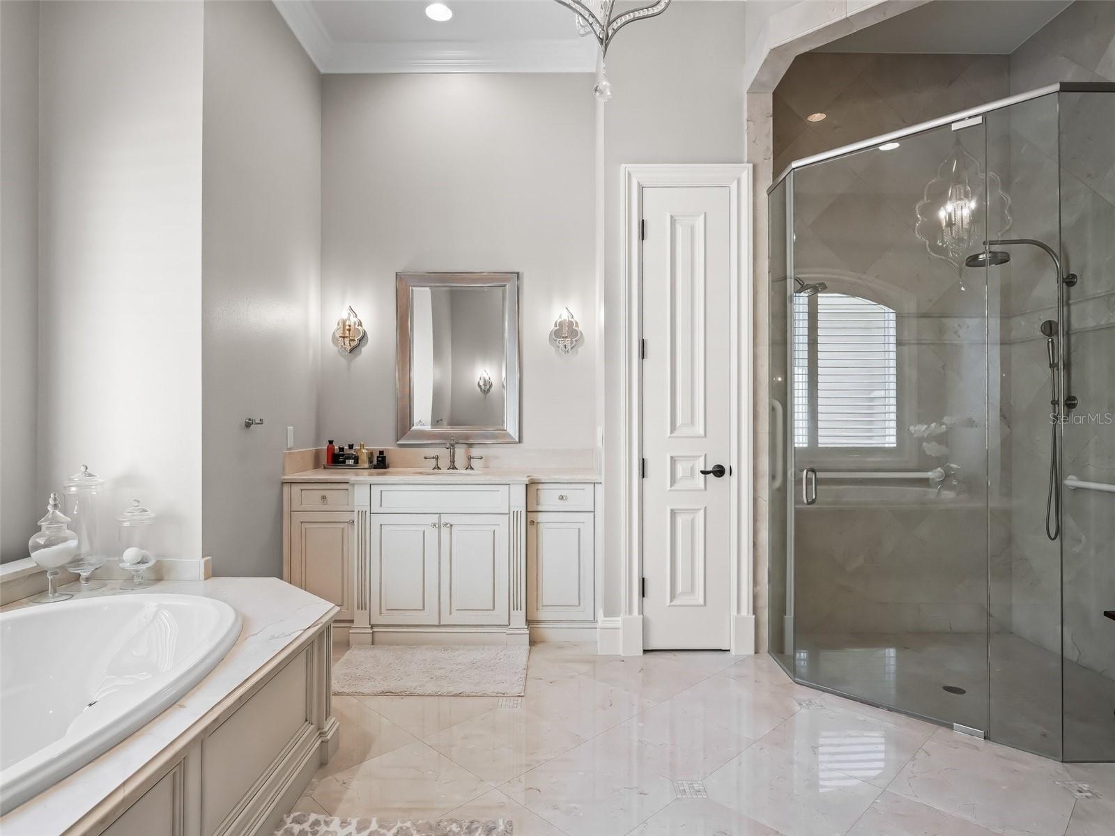 GOLDEN OCALA UN 01 - Residential