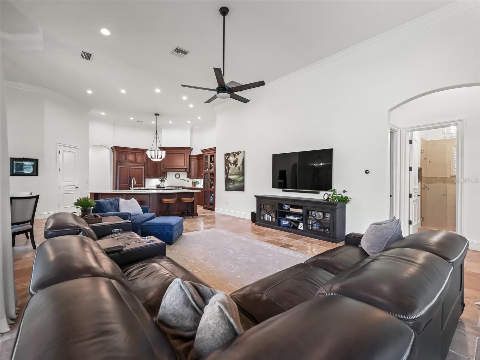 GOLDEN OCALA UN 01 - Residential