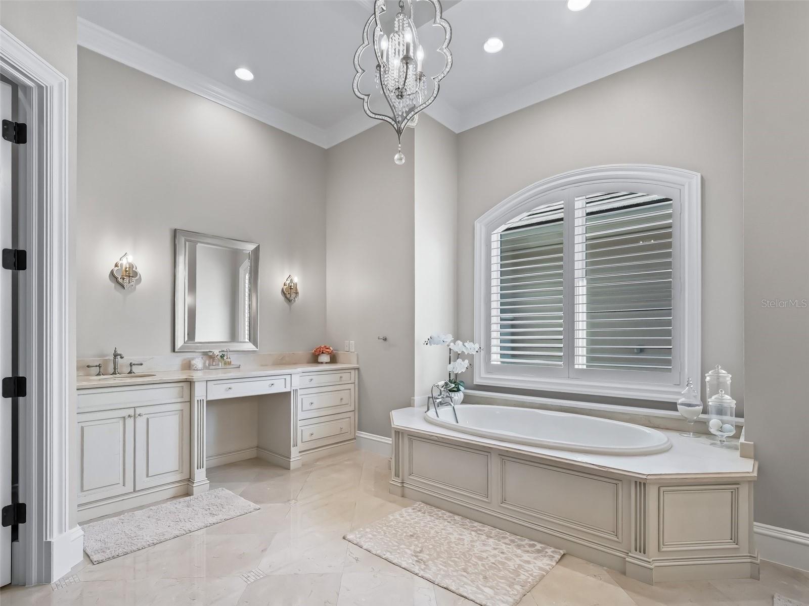 GOLDEN OCALA UN 01 - Residential