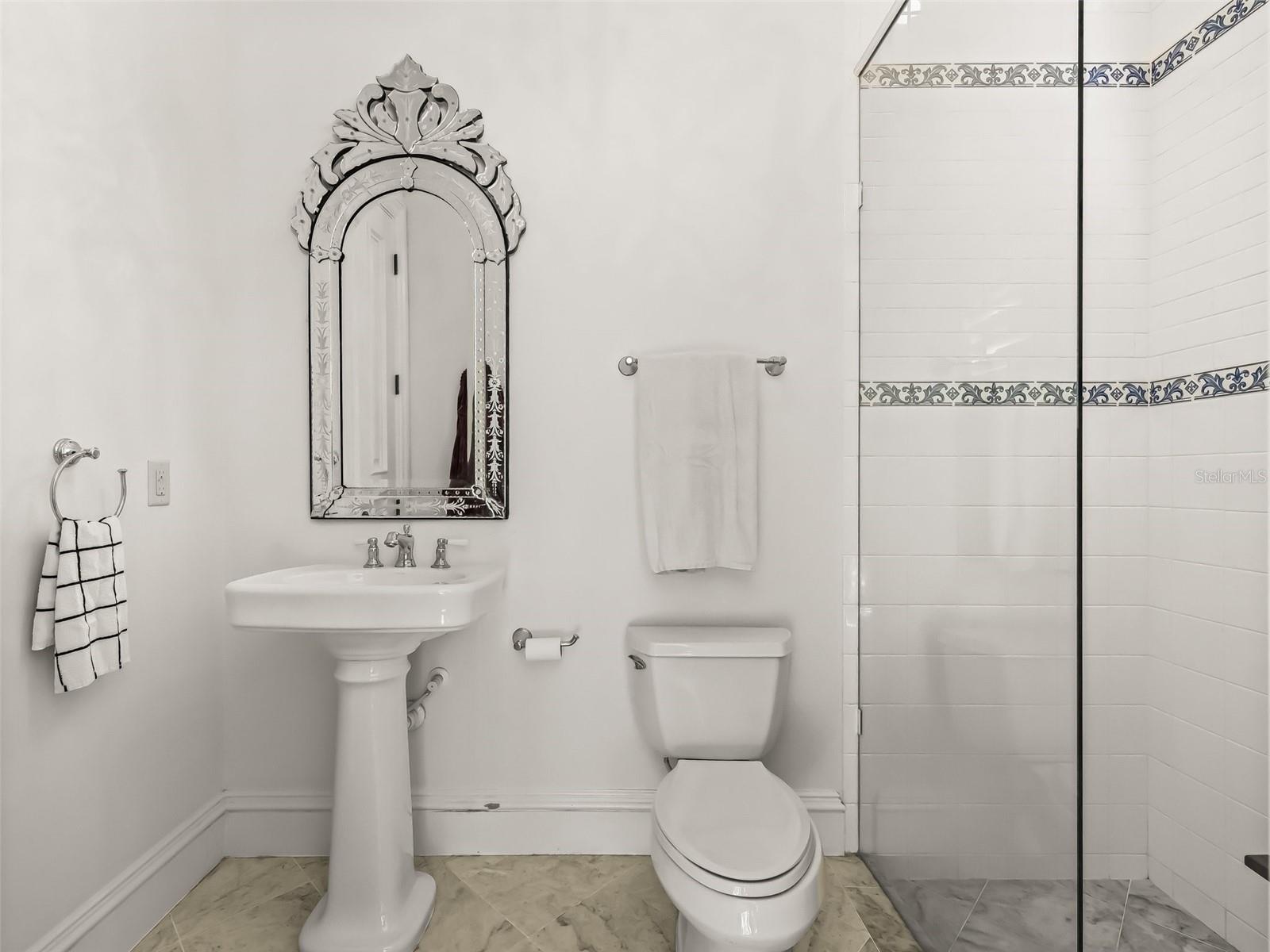 GOLDEN OCALA UN 01 - Residential