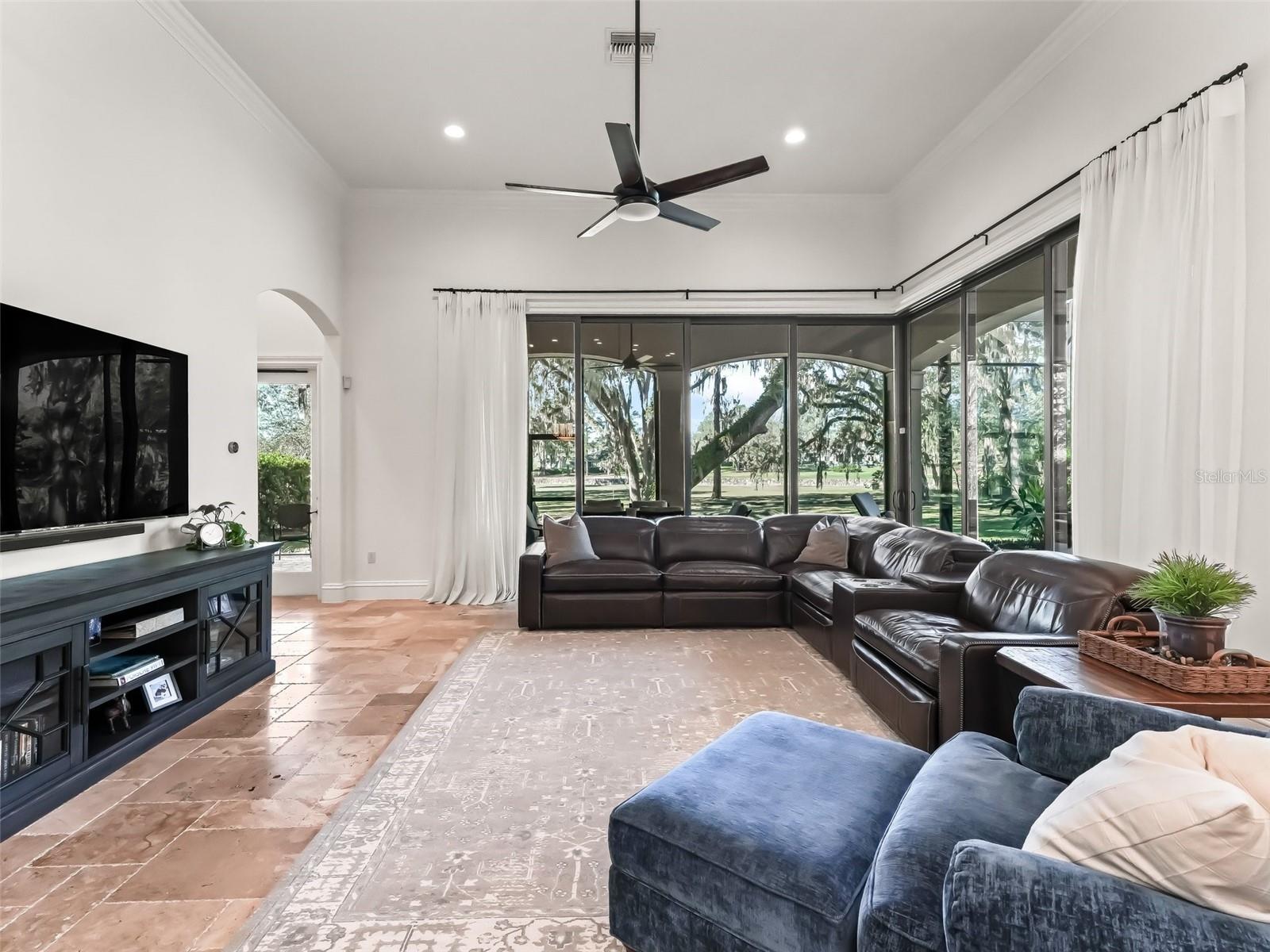 GOLDEN OCALA UN 01 - Residential