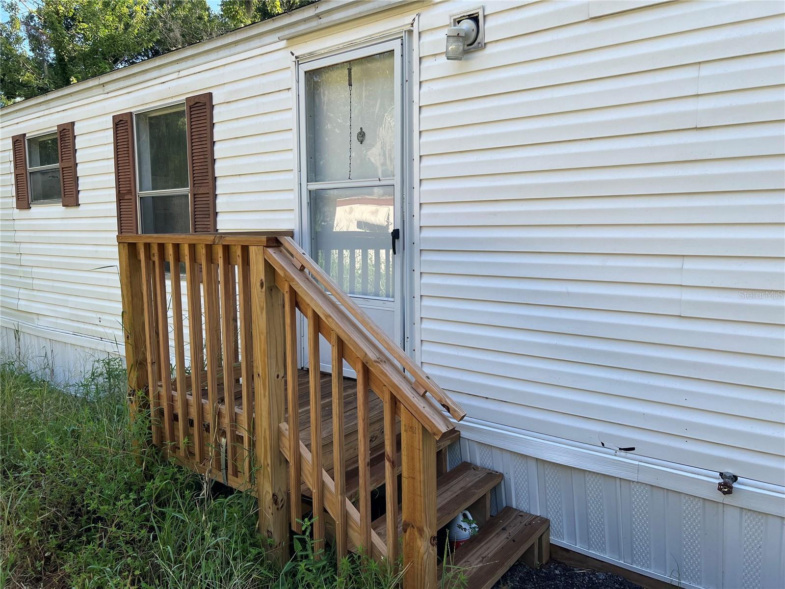 835 MEMPHIS ROAD