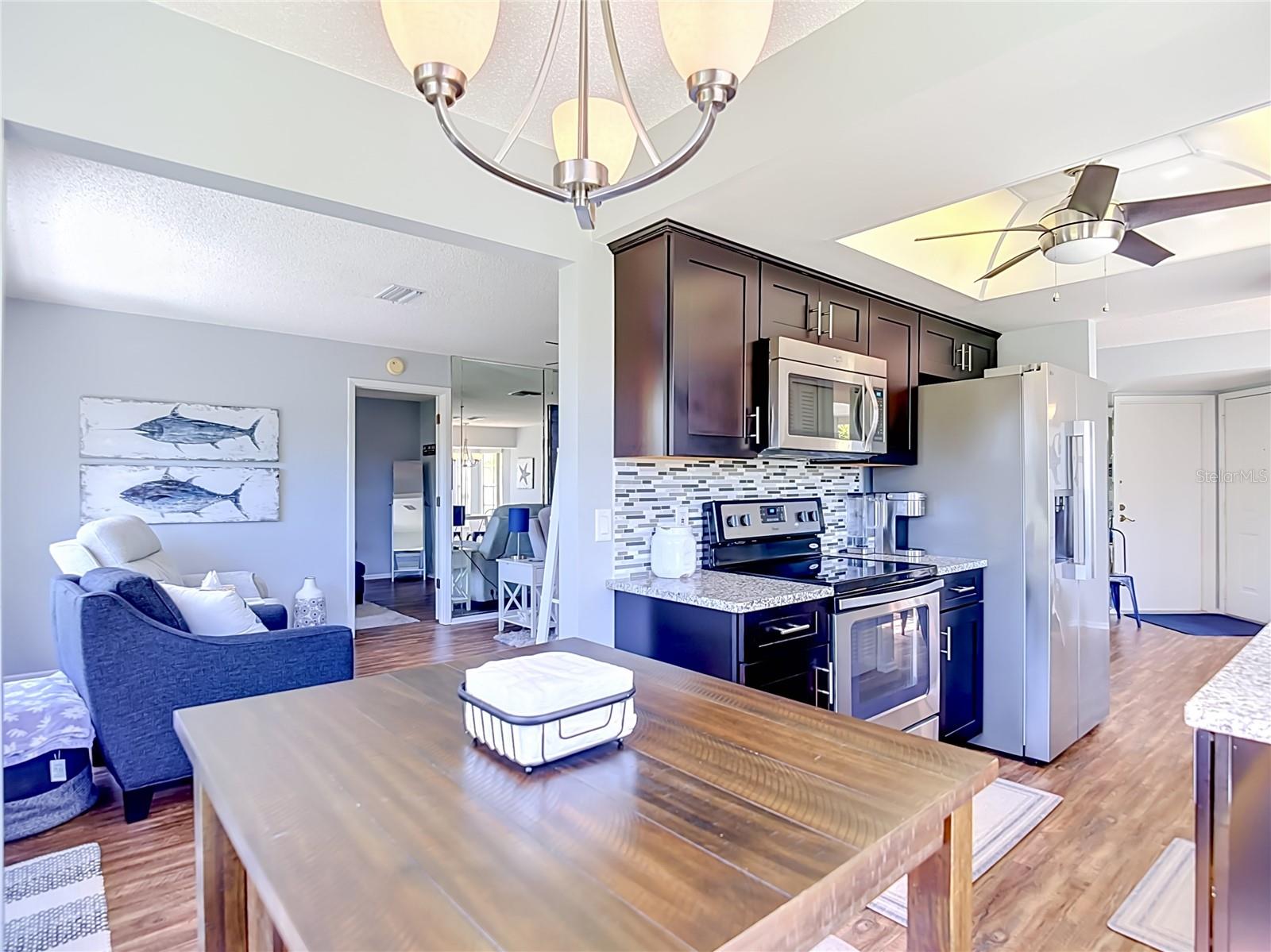CAPRI VILLAGE CONDO 01 - Residential