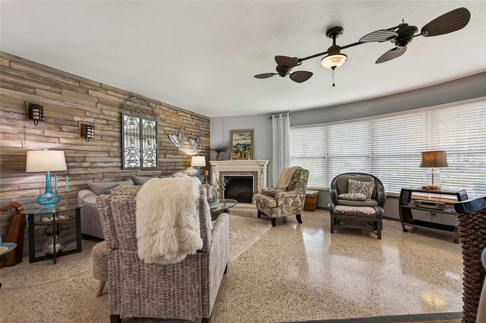 VENICE GARDENS - Residential