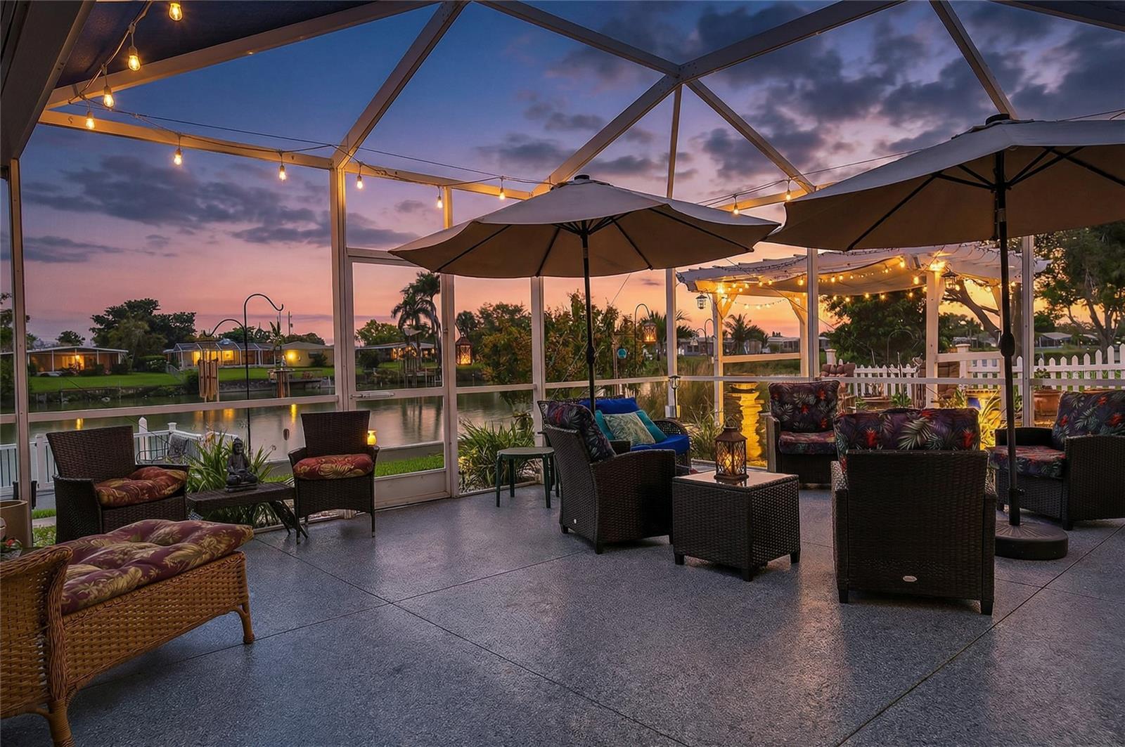 VENICE GARDENS - Residential