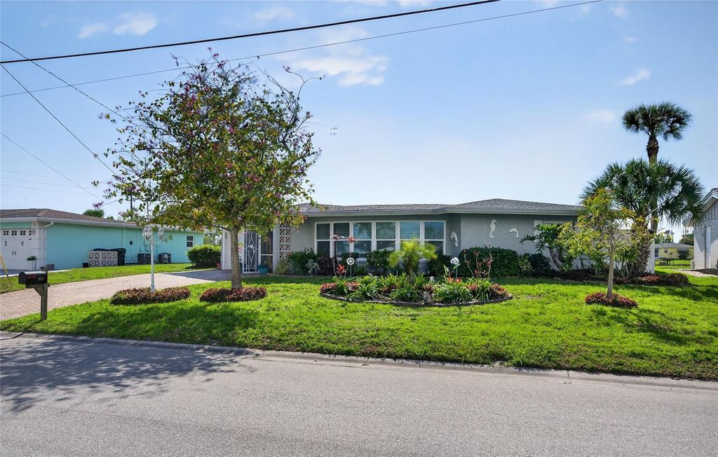 Photo of 1660 La Gorce Drive, Venice, FL 34293 (MLS # N6143434)