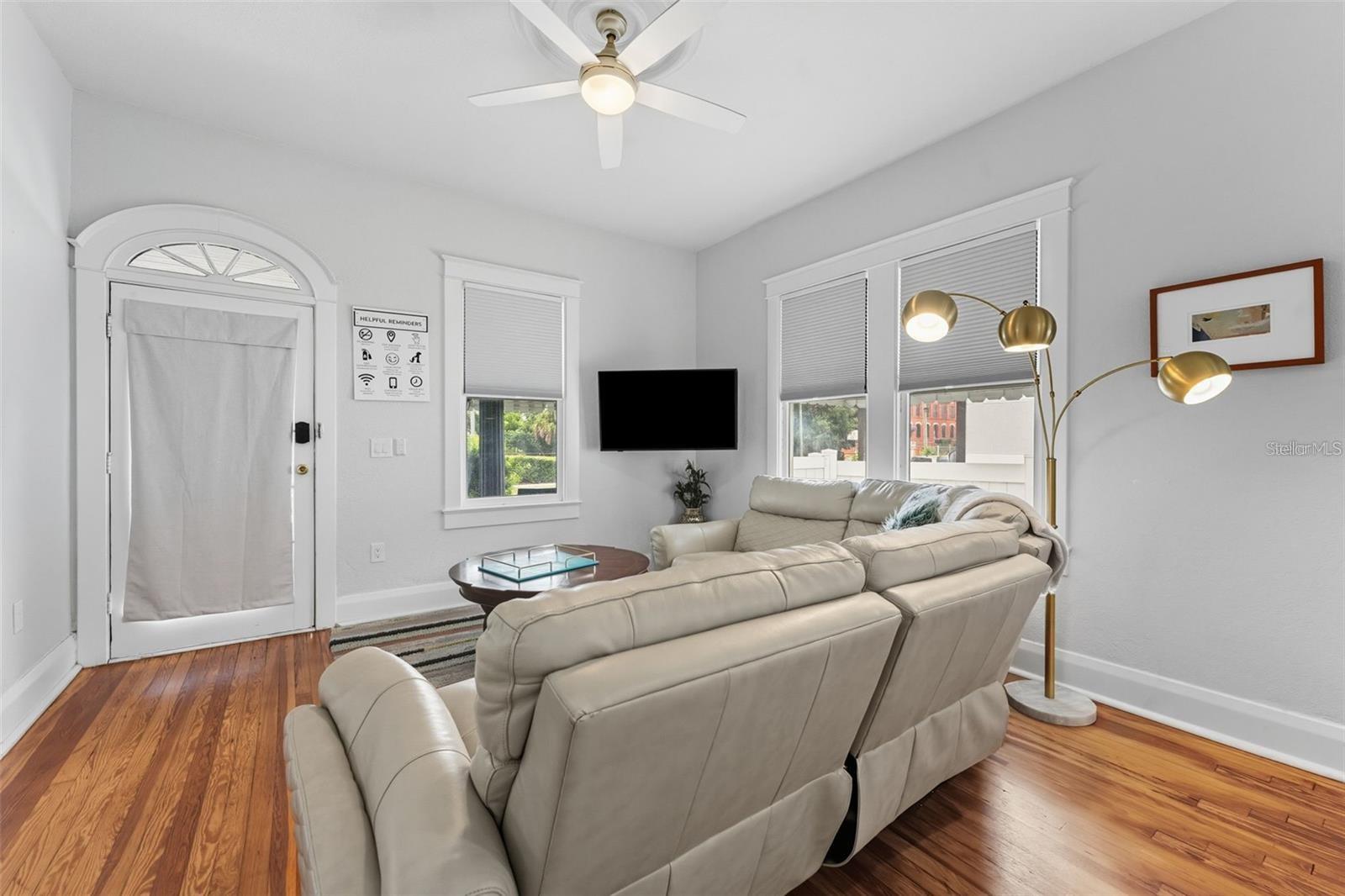 2131 W CYPRESS STREET