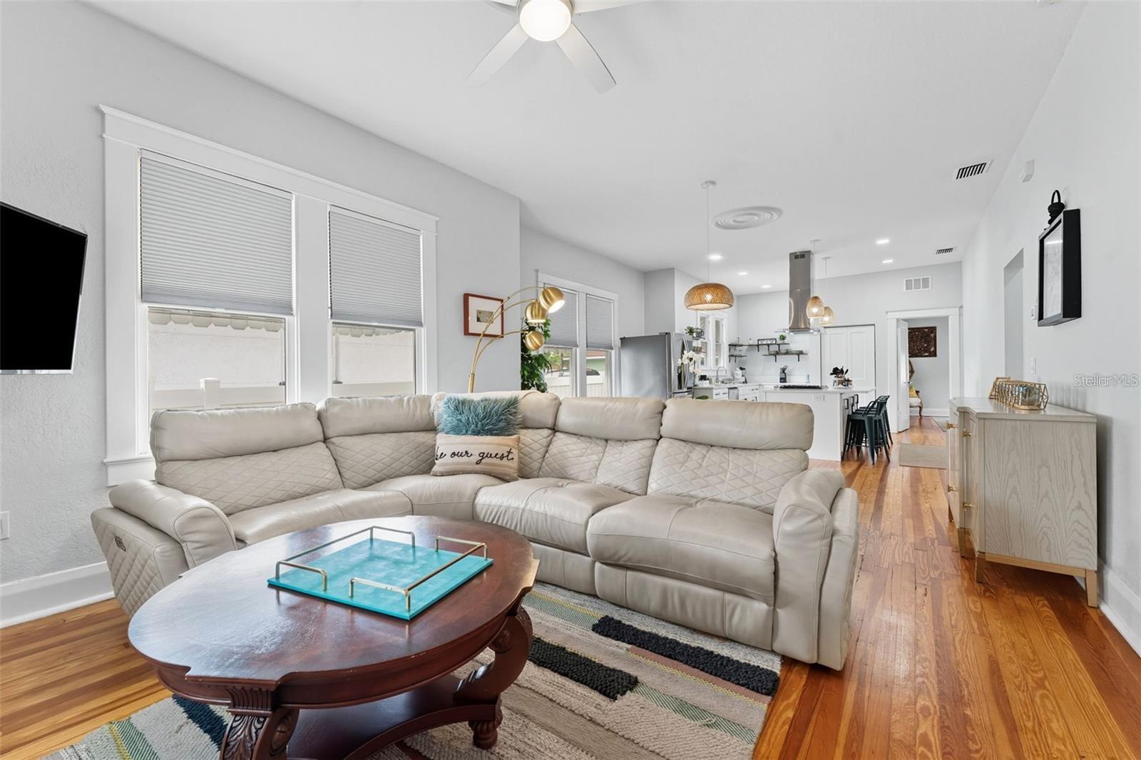 2131 W CYPRESS STREET