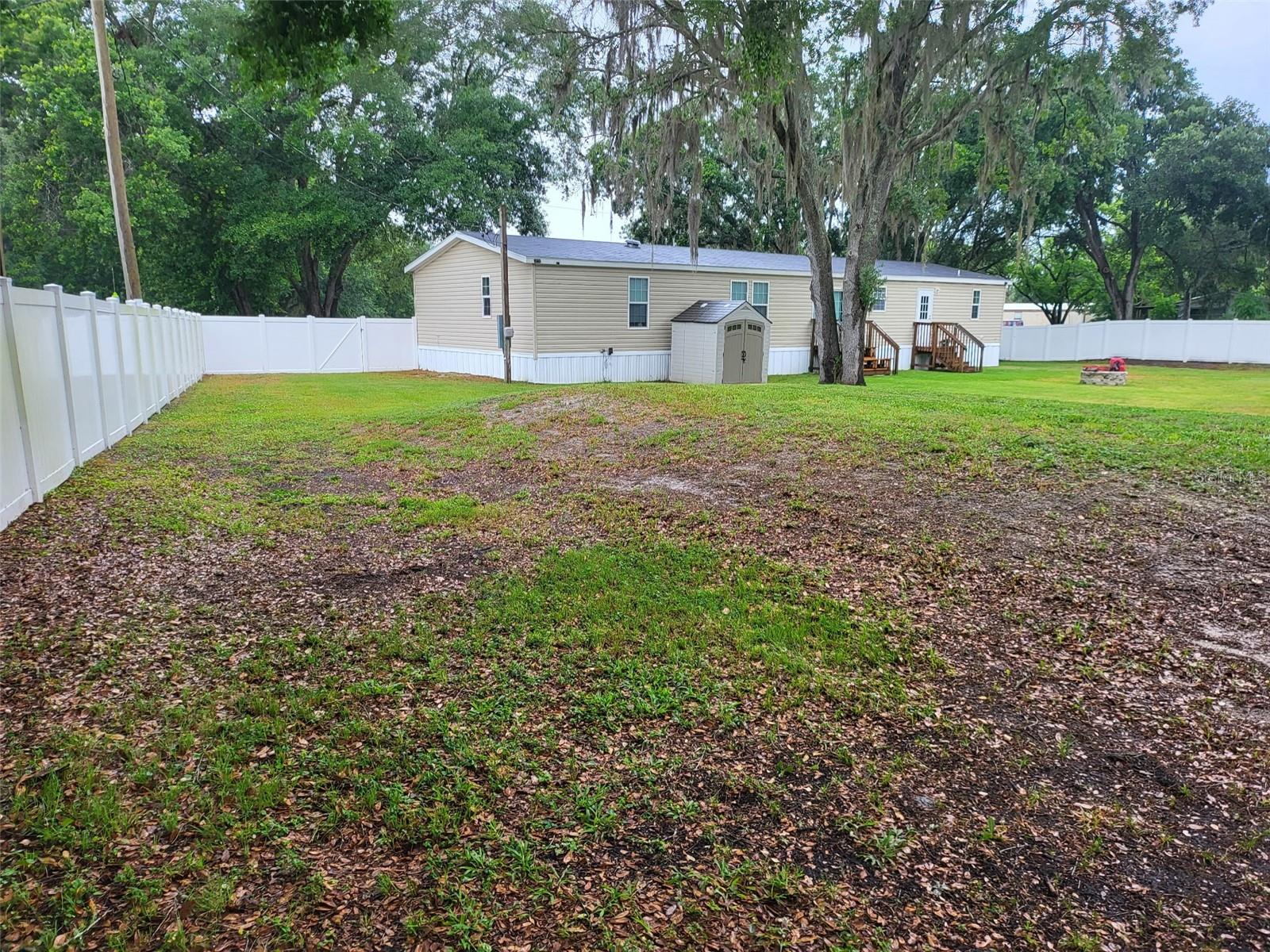COUNTRY TRAILS - Residential