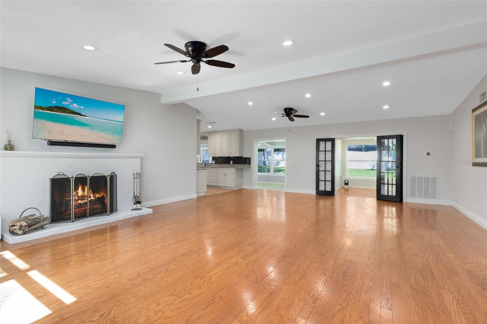 OAKLAND SHORES - Residential