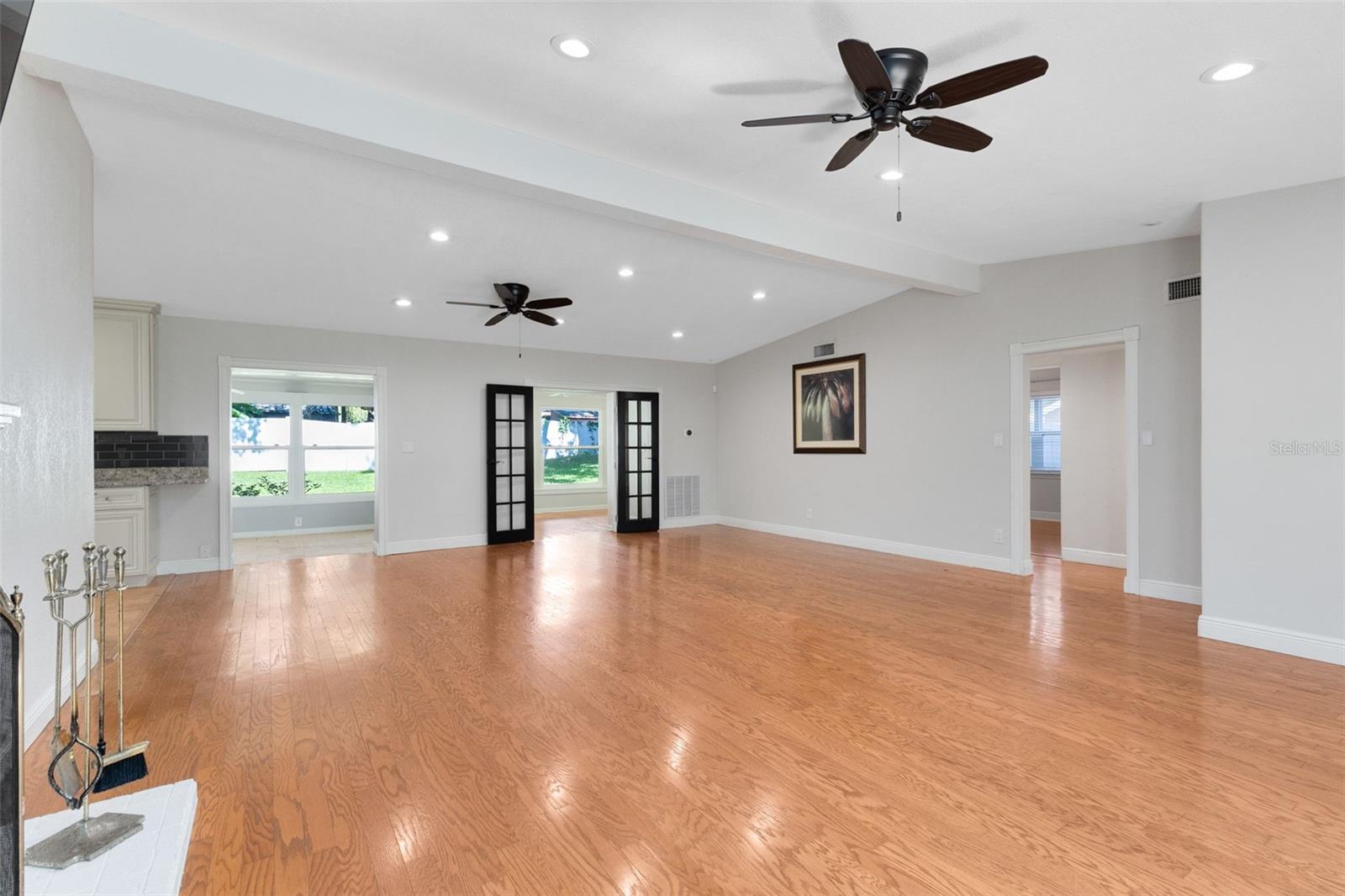 OAKLAND SHORES - Residential
