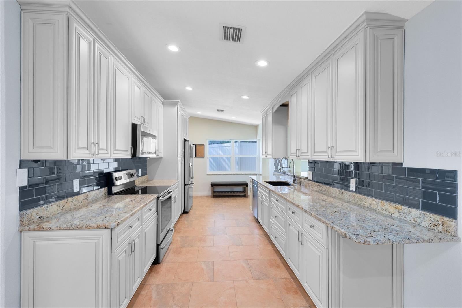 OAKLAND SHORES - Residential