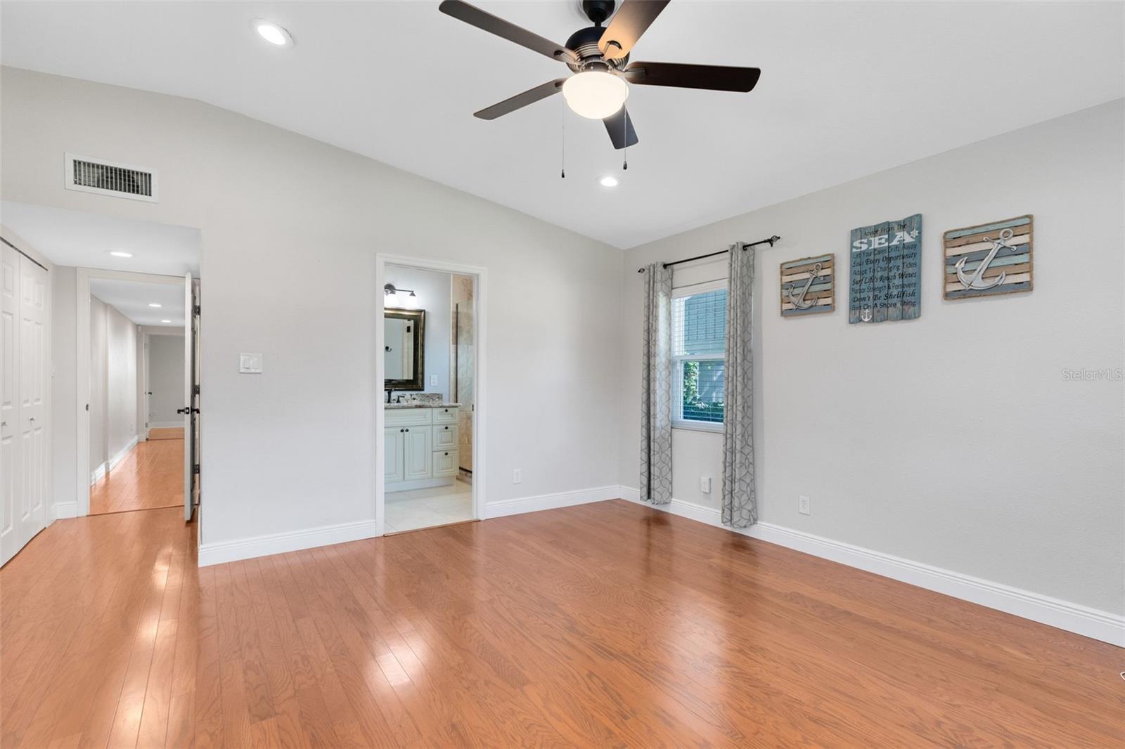 OAKLAND SHORES - Residential