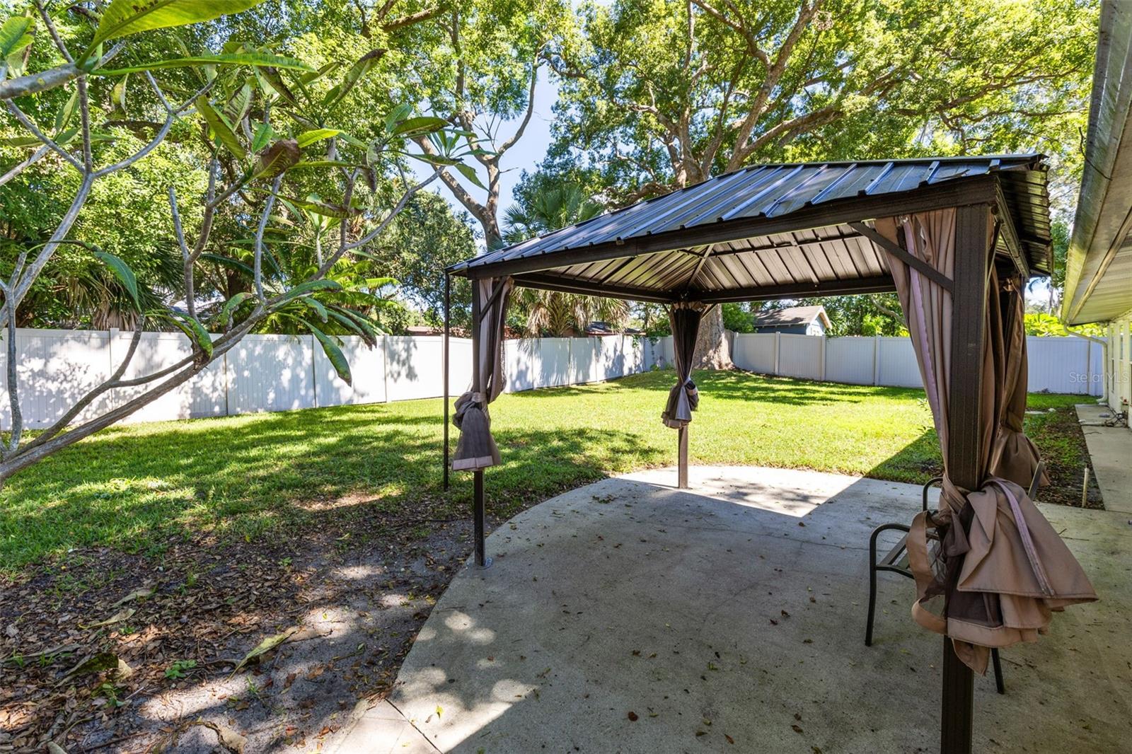OAKLAND SHORES - Residential