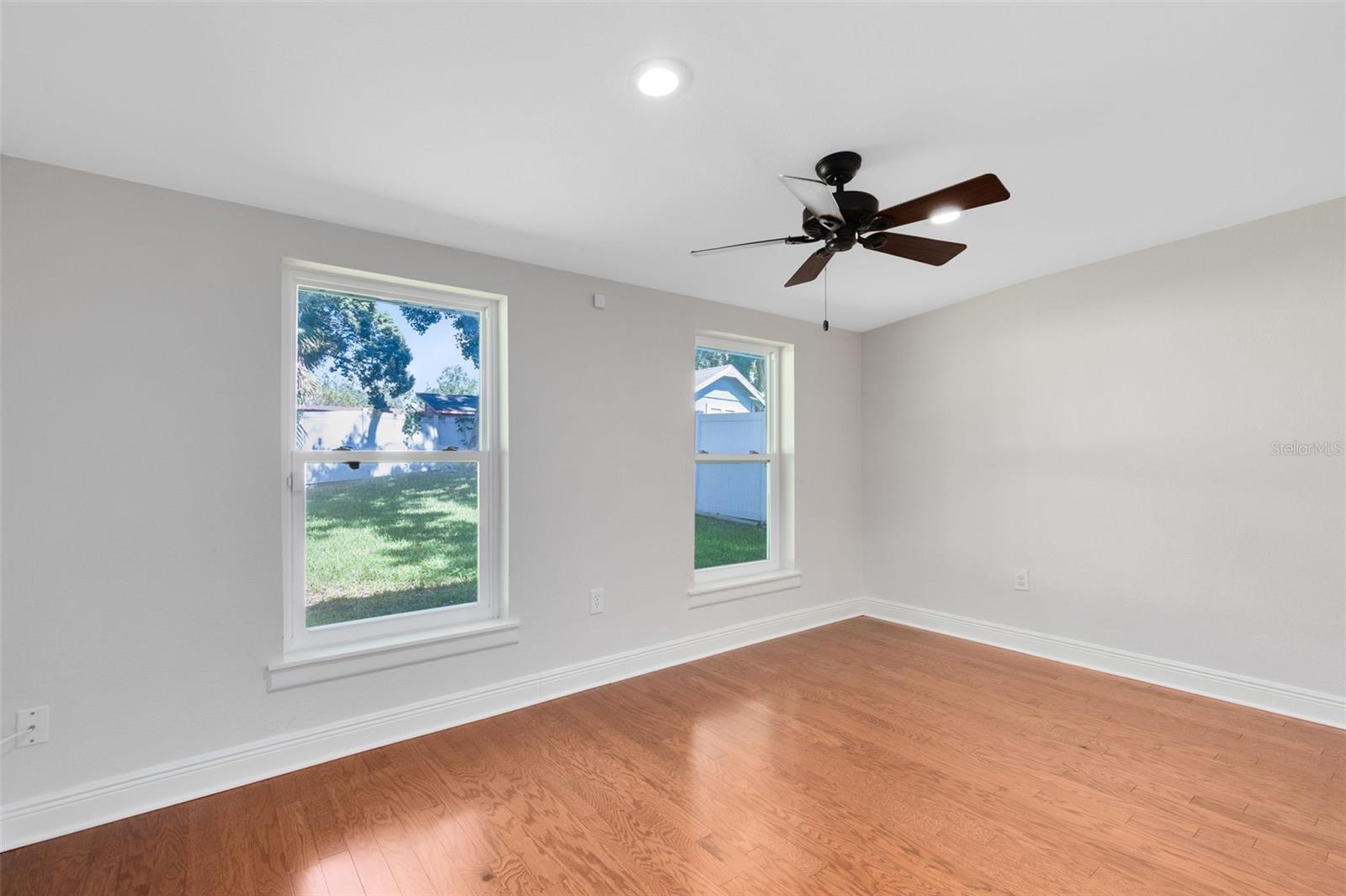 OAKLAND SHORES - Residential