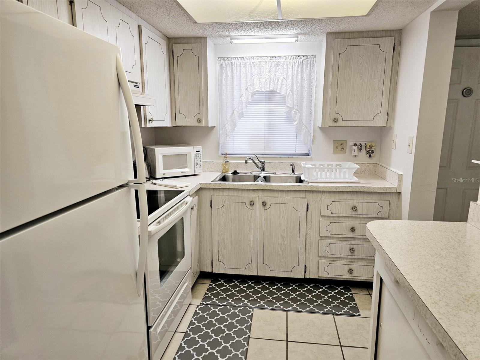3528 LAKE BAYSHORE DRIVE K-115