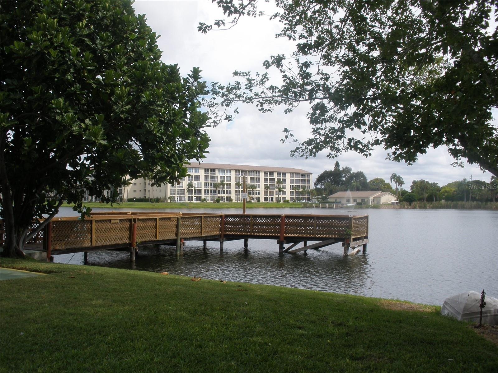 BAYSHORE ON THE LAKE APTS II SEC 3 - Residential