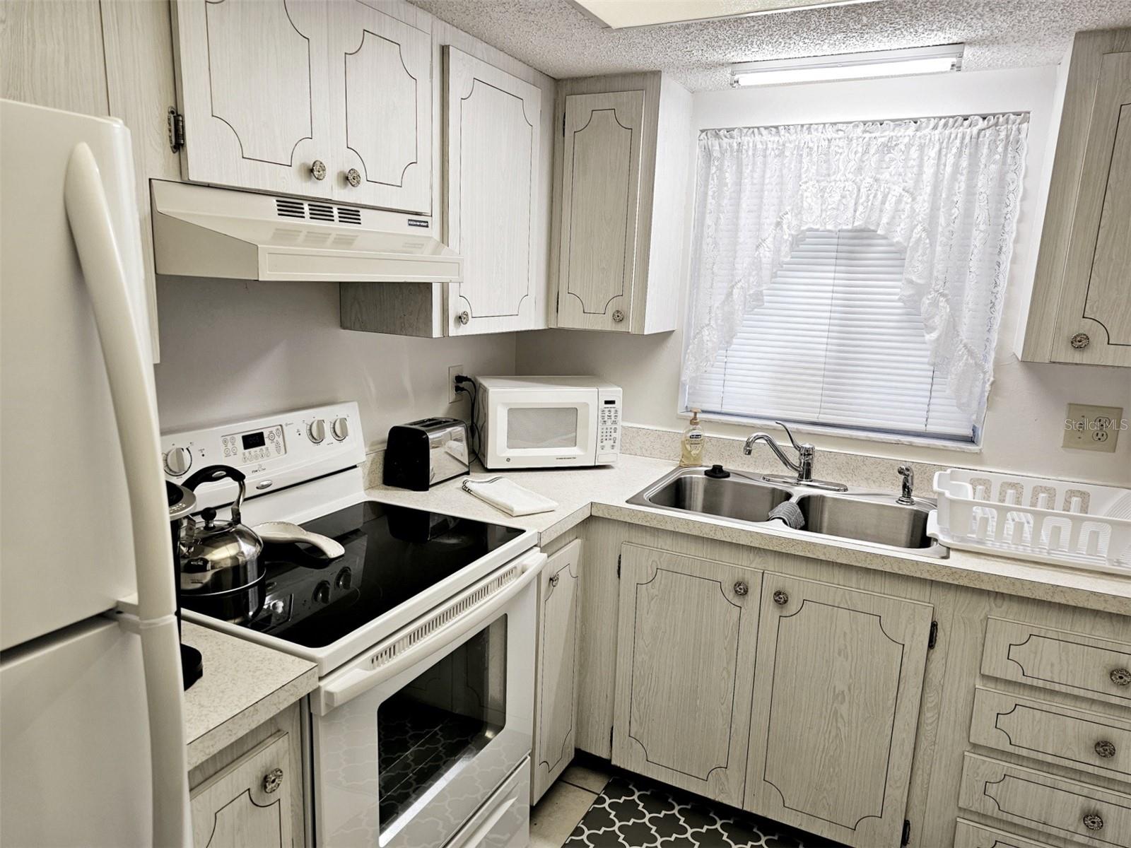 3528 LAKE BAYSHORE DRIVE K-115