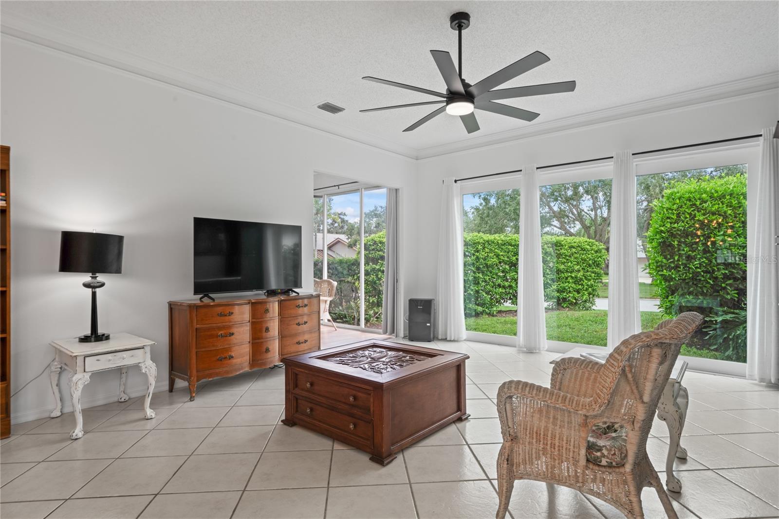 LONG COMMON - Residential