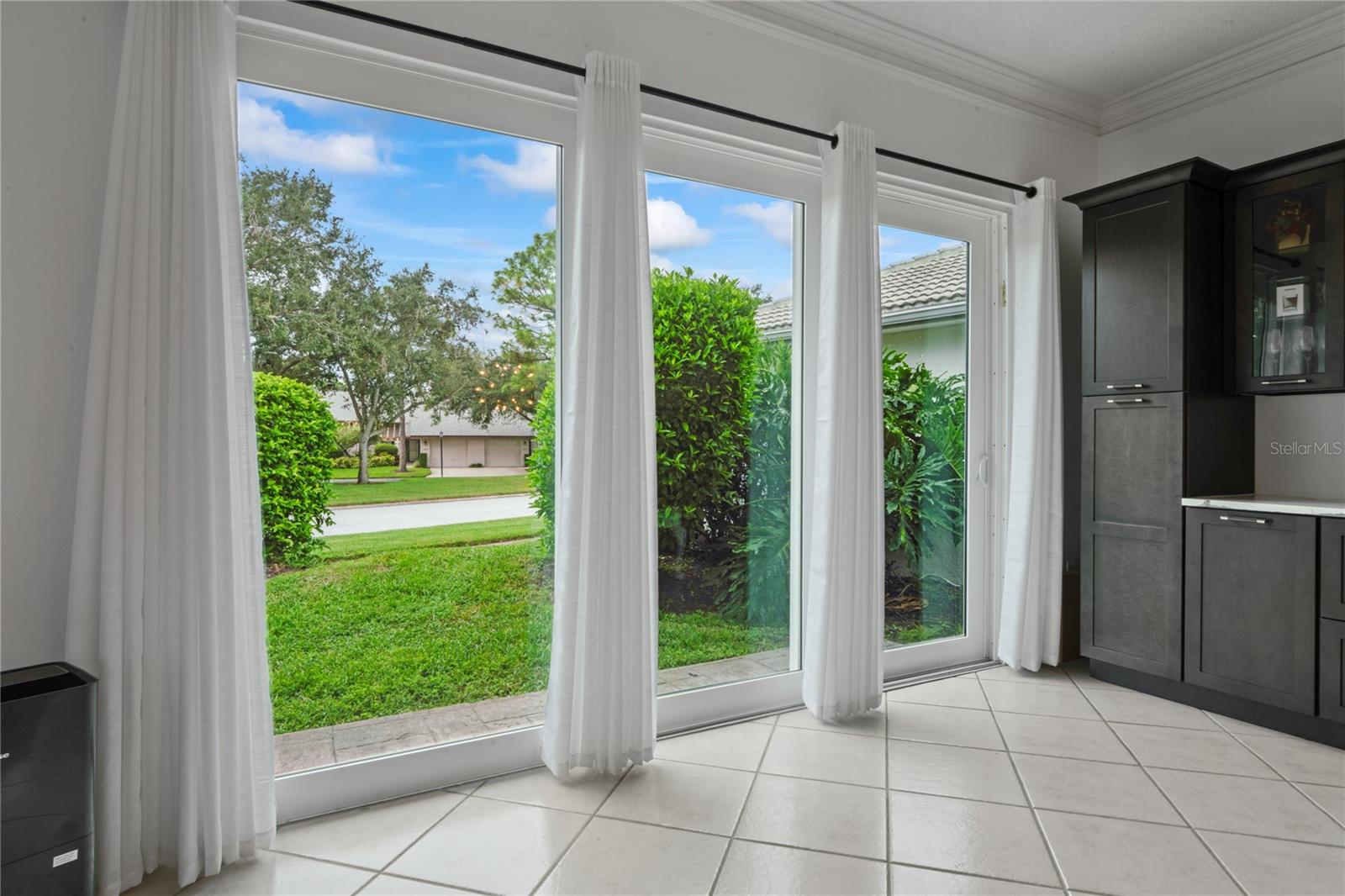 LONG COMMON - Residential