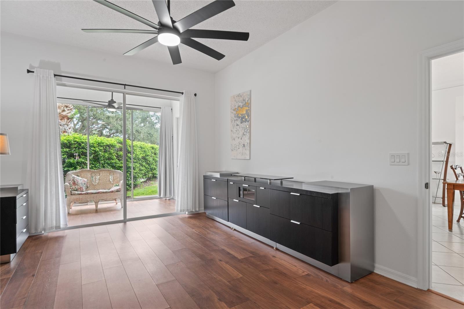 LONG COMMON - Residential