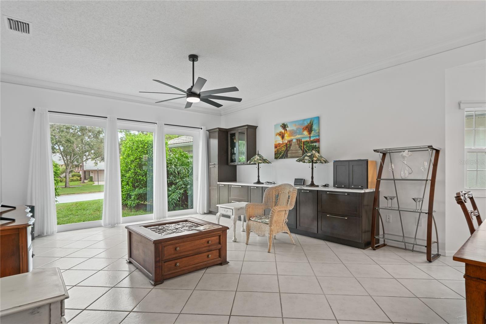 LONG COMMON - Residential