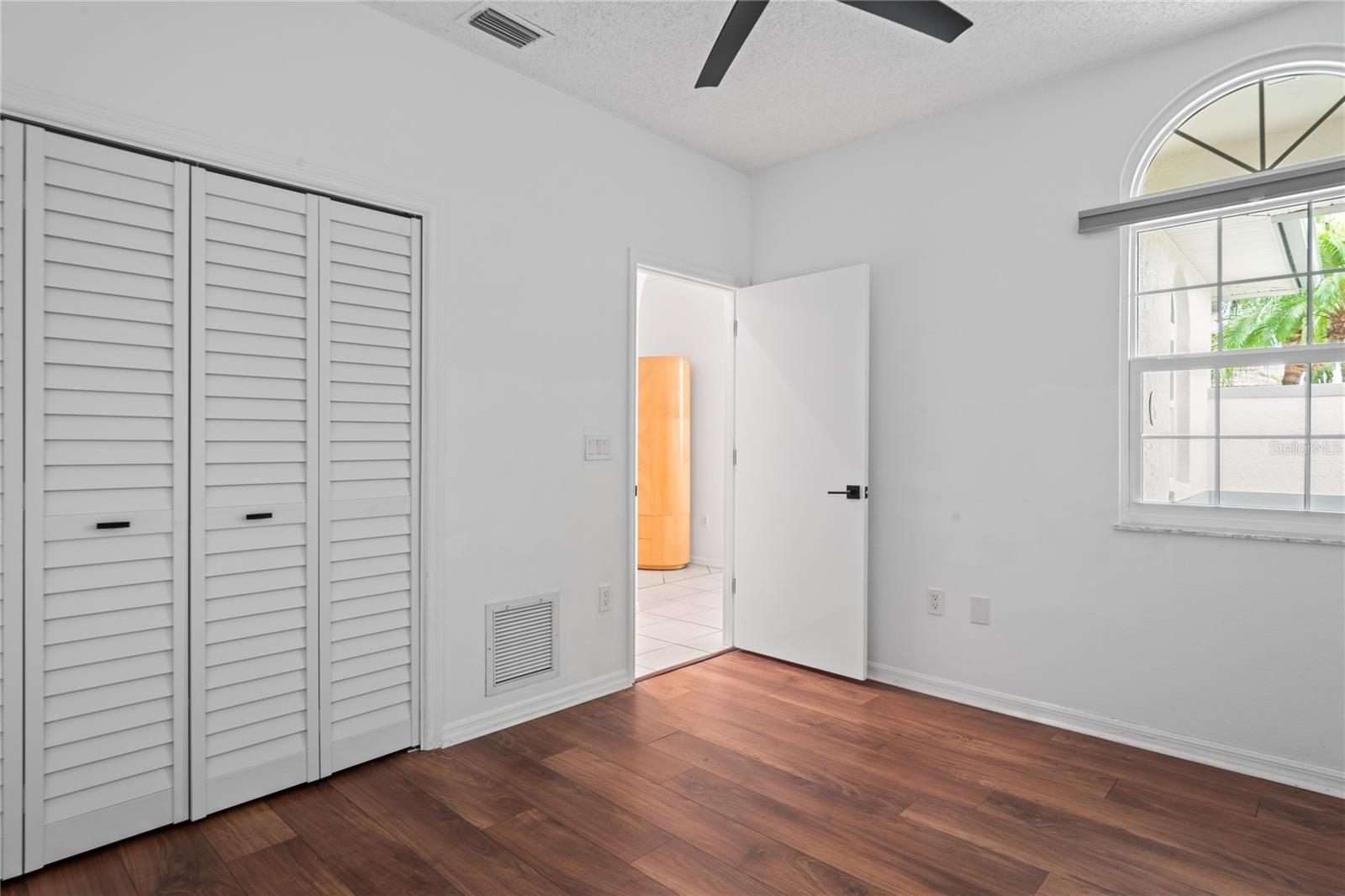 LONG COMMON - Residential