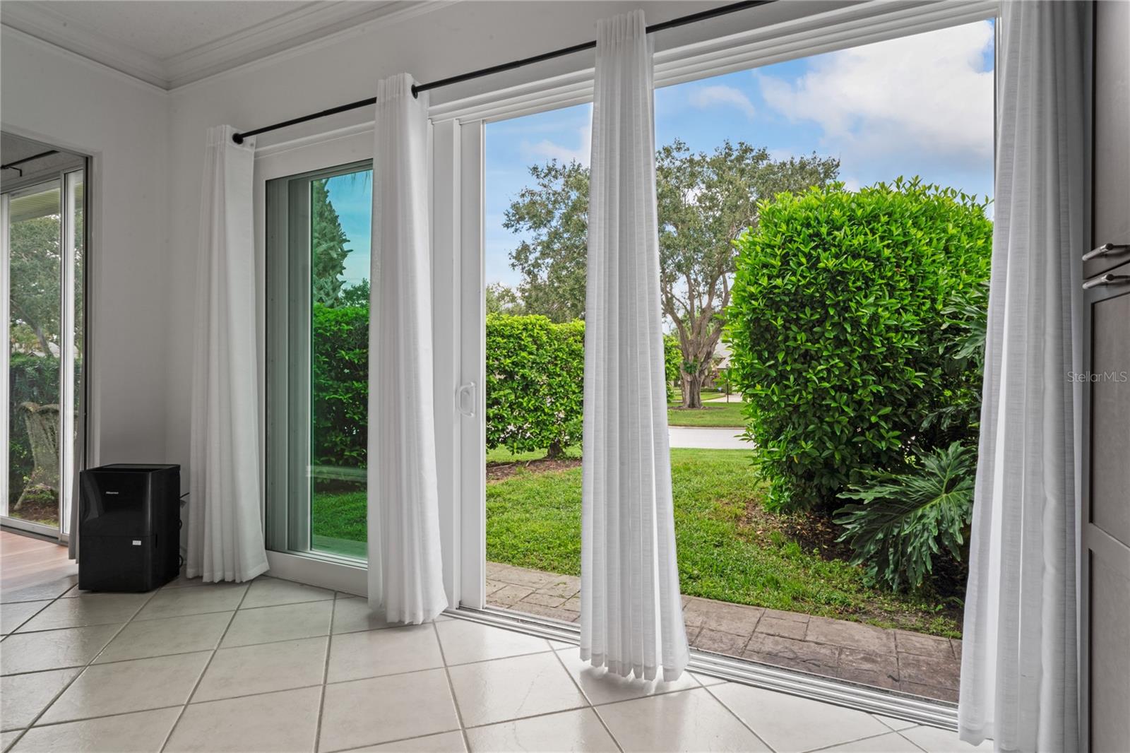 LONG COMMON - Residential