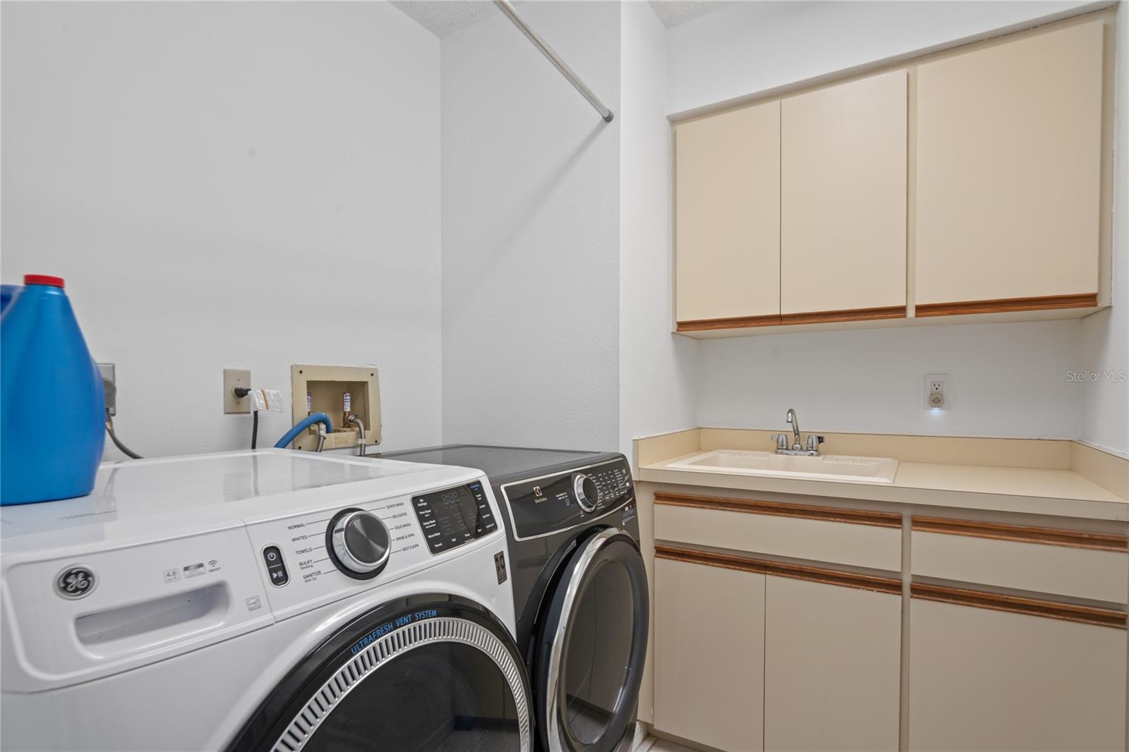 LONG COMMON - Residential