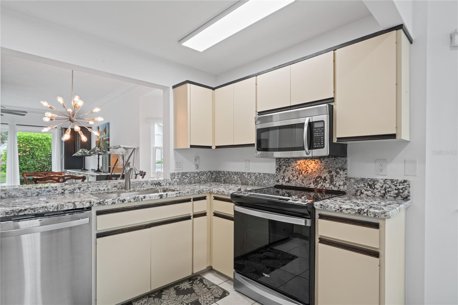 LONG COMMON - Residential