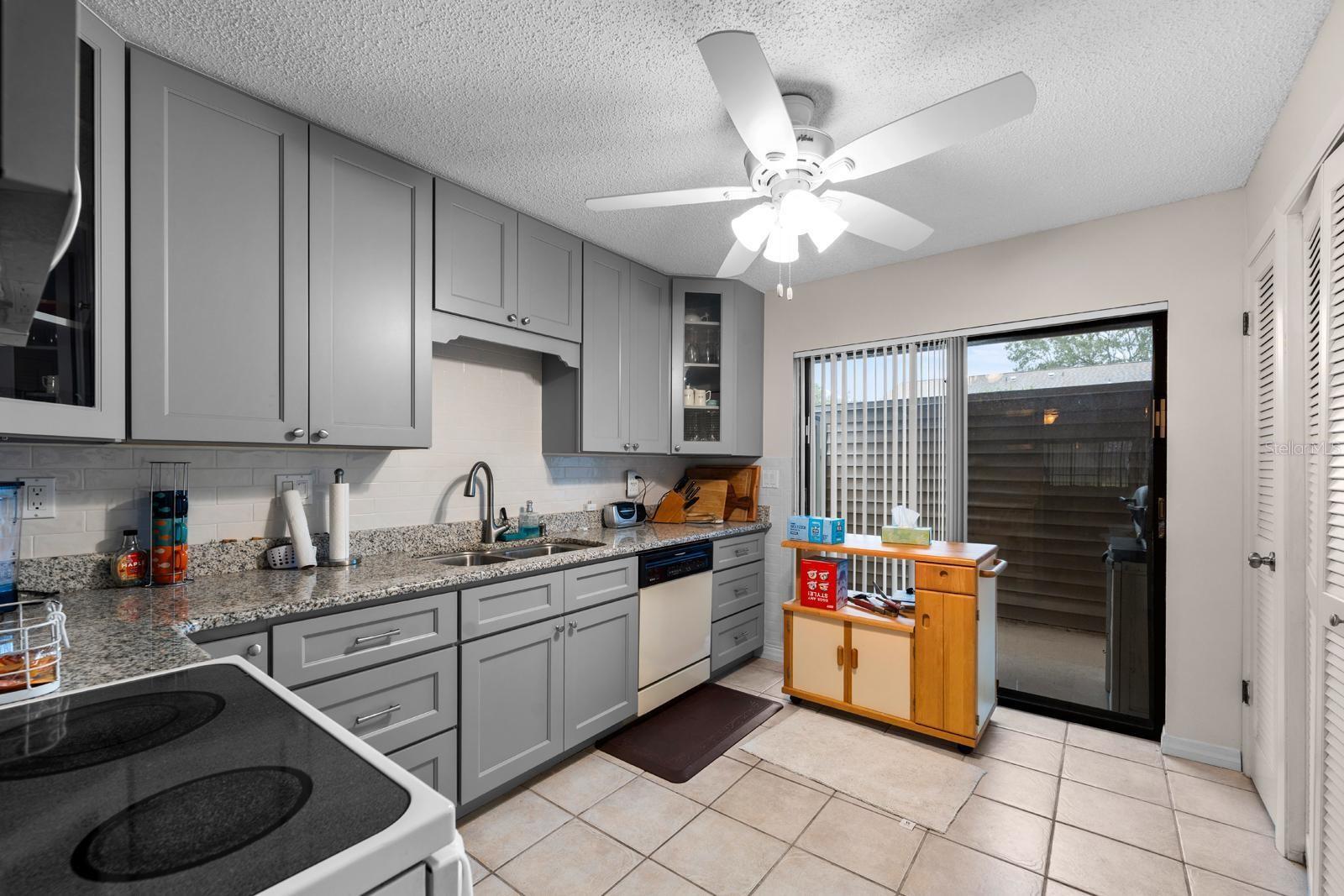 BEACON WOODS WEDGEWOOD CONDO - Residential