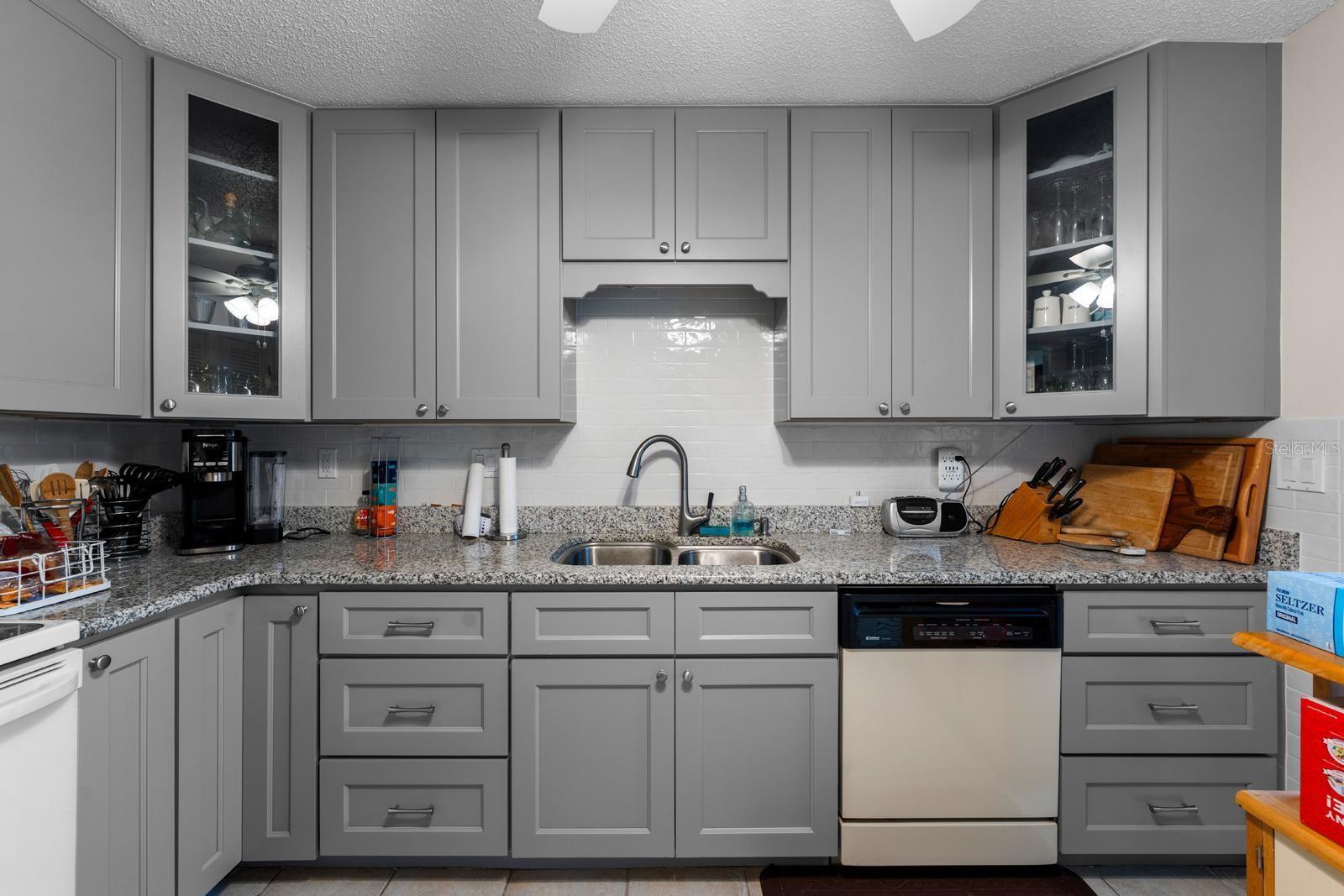 BEACON WOODS WEDGEWOOD CONDO - Residential