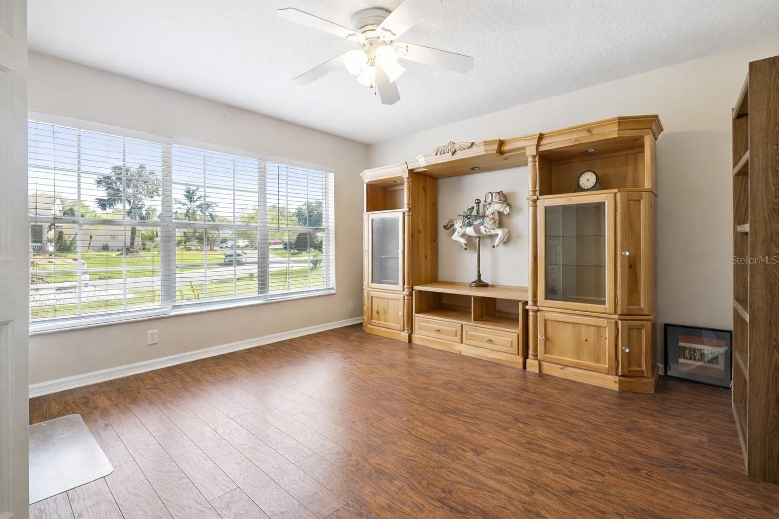 ROYAL HARBOR PH 01 - Residential