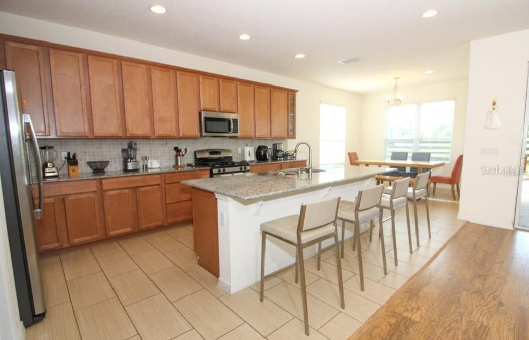 WEST LAKE HANCOCK ESTATES - Residential Lease