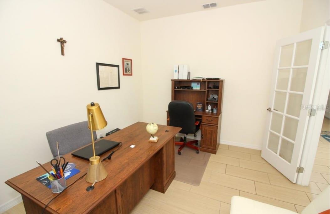 WEST LAKE HANCOCK ESTATES - Residential Lease