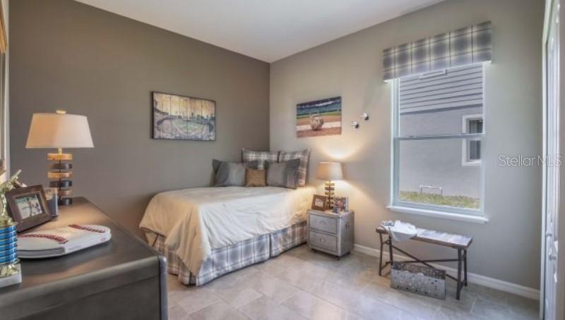 RESERVES AT HAMMOCK OAKS - Residential