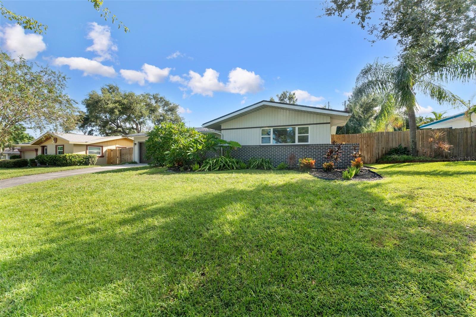SUNSET LAKE ESTATES - Residential