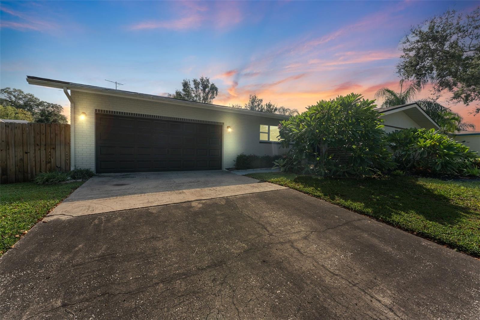 SUNSET LAKE ESTATES - Residential